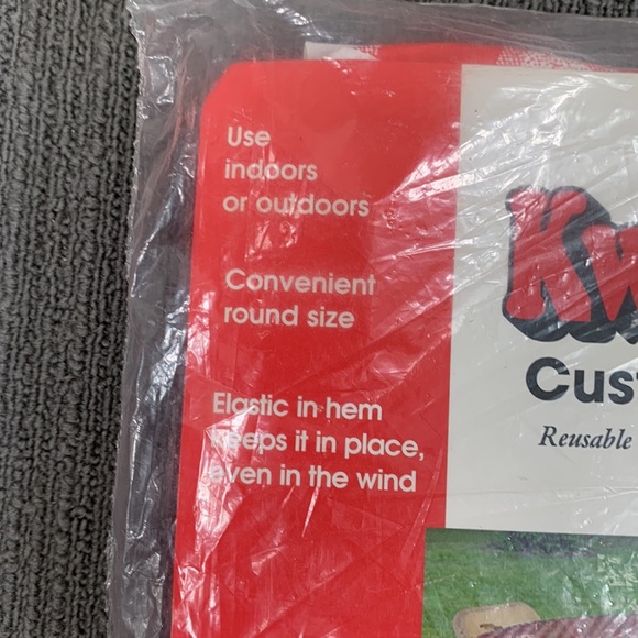 Kwik-Covers 2 Custom Fit Plastic Table covers Red Gingham Round Reusable 60 in. - Picture 7 of 9